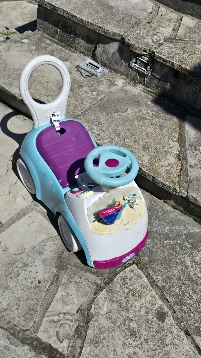 Ride-On Car with Handle - Frozen Theme