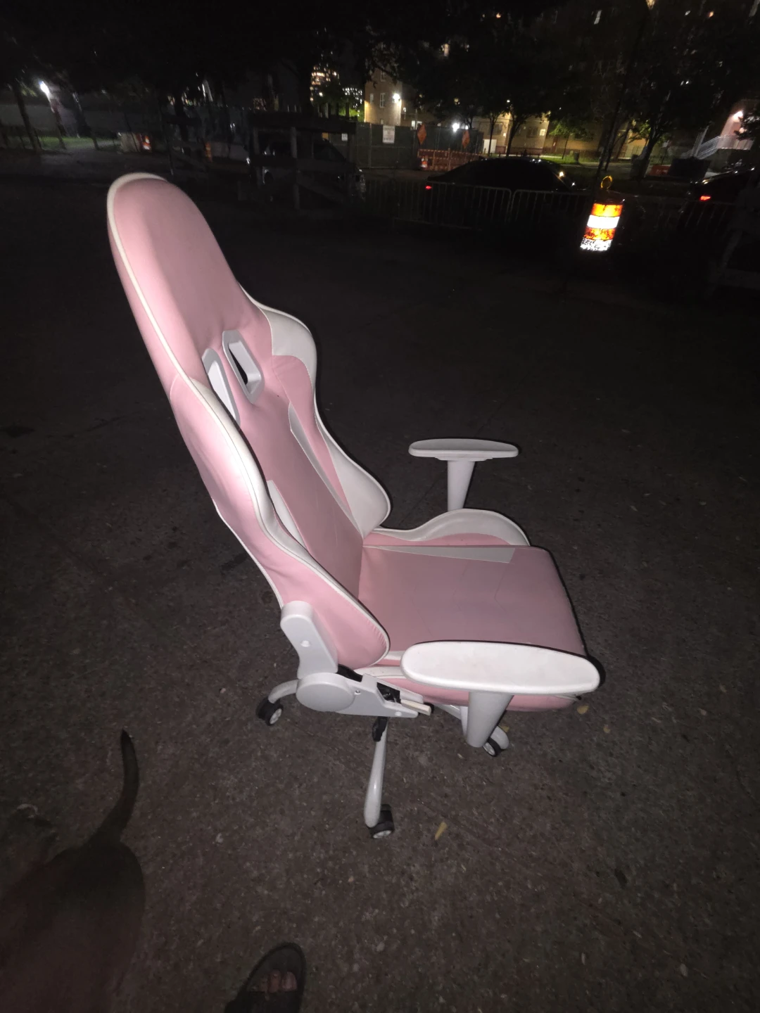 Vitesse Pink Gaming Chair - photo 3