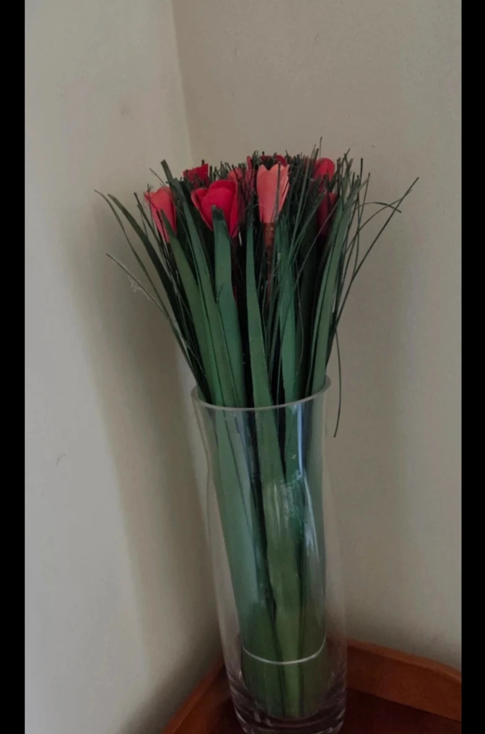 #🥕Free Bouquet of artificial tulips in red and pink