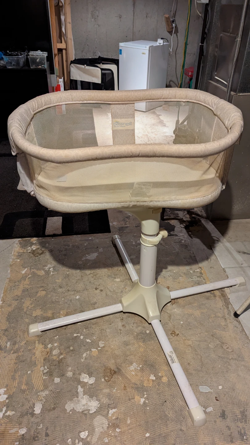 HALO Bassinest Swivel Sleeper