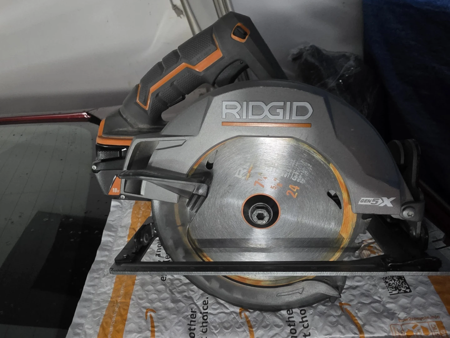 RIDGID 18V Cordless Circular Saw - photo 4