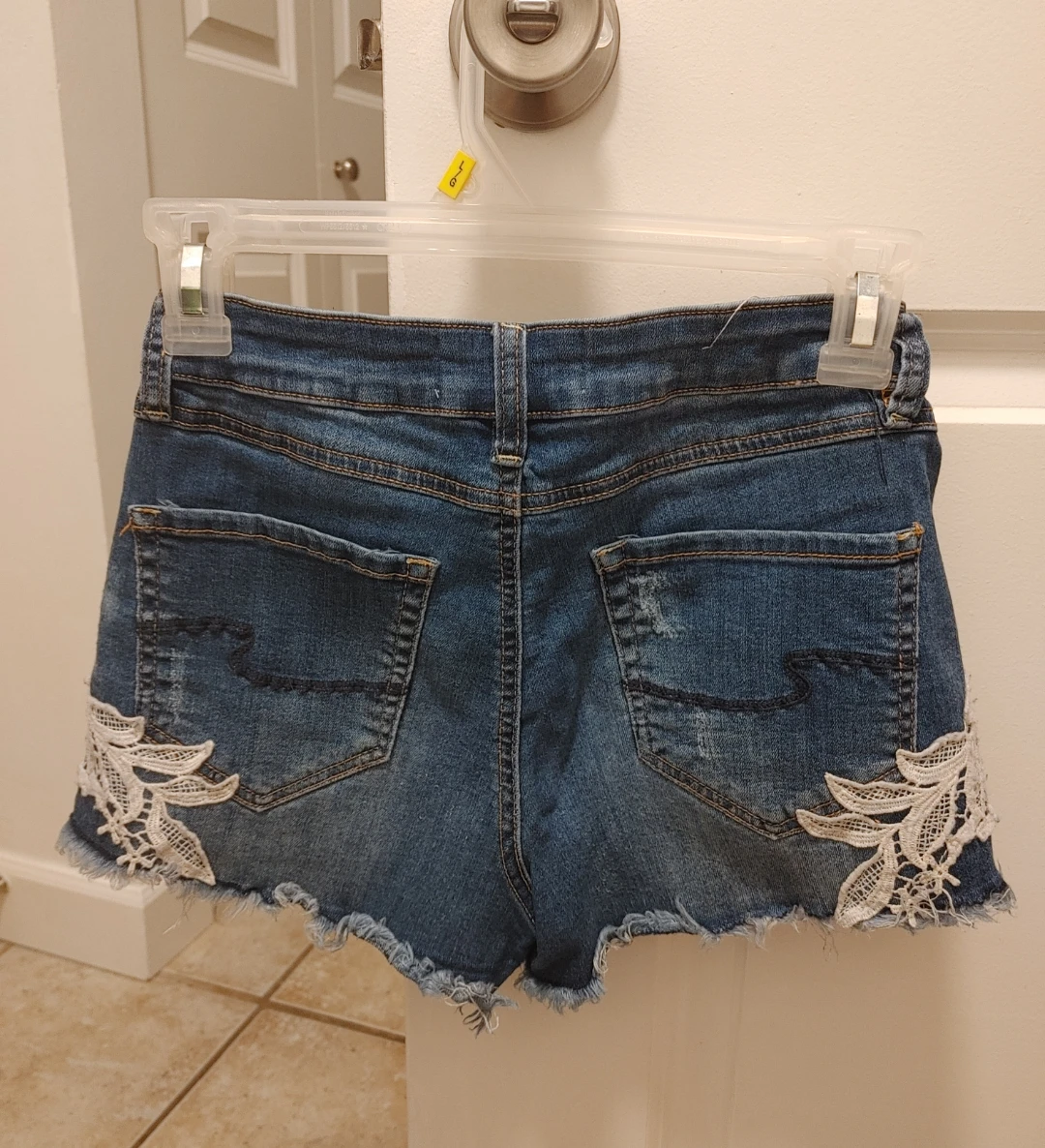 Eighty Two Arlene Denim Shorts with Lace size 05 - photo 4