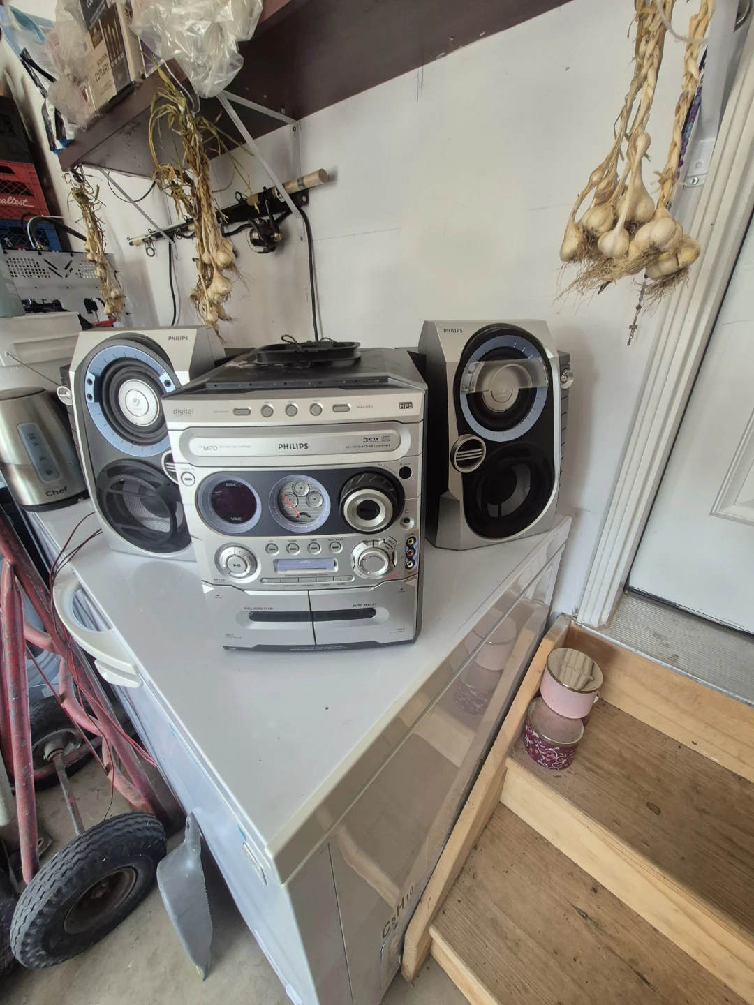 Philips M70 Micro CD System with 2 Cassette Deck - photo 2