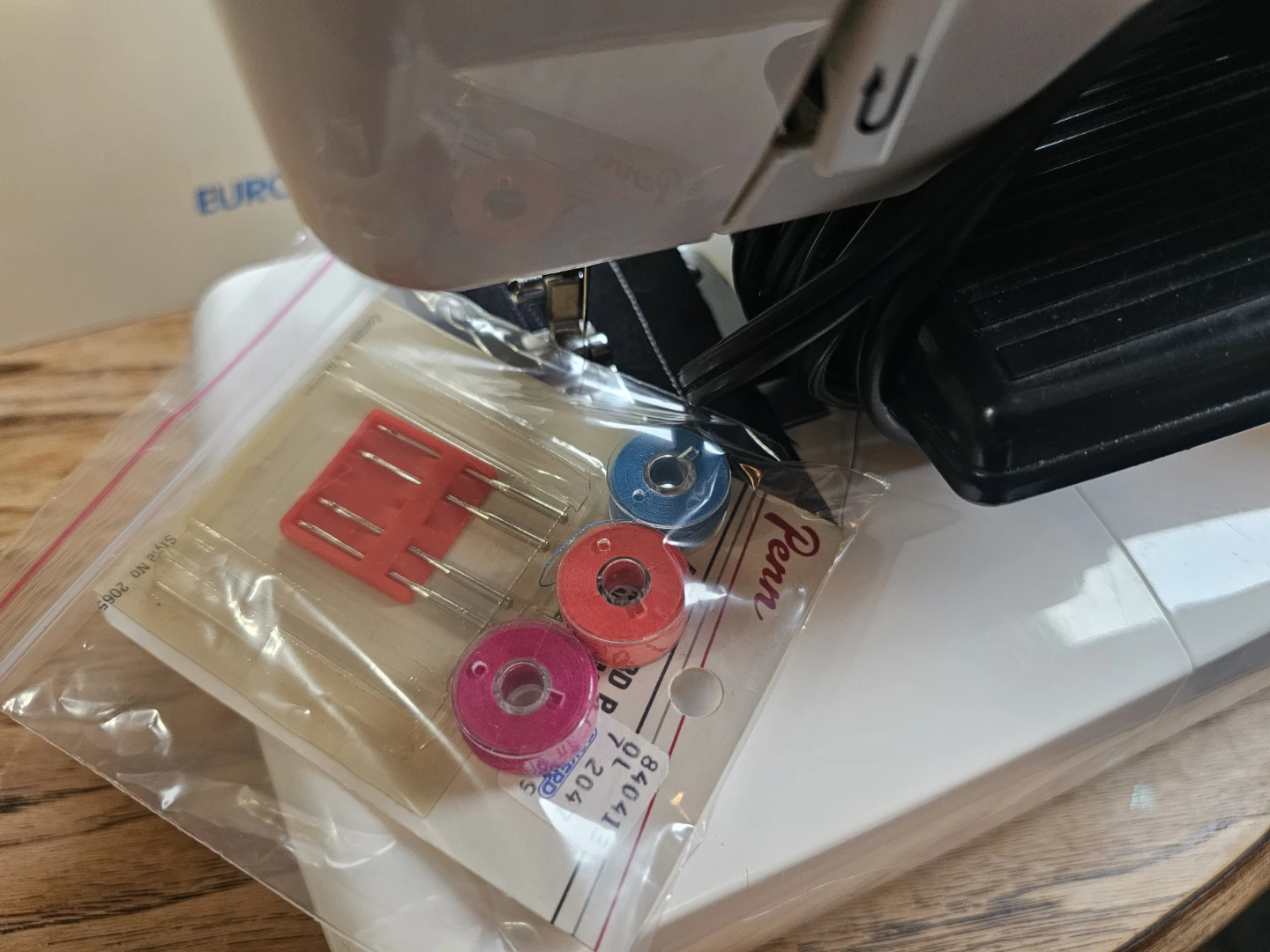 EURO-PRO Sewing Machine - photo 3