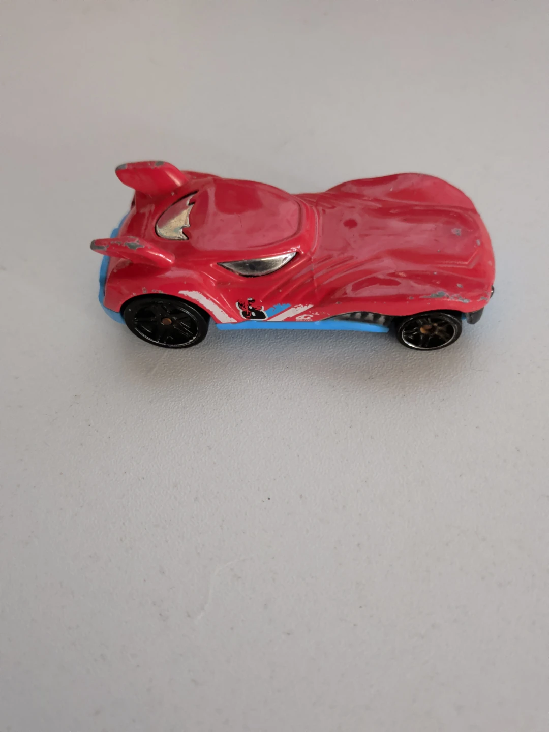Hot Wheels Howlin' Heat Toy Car