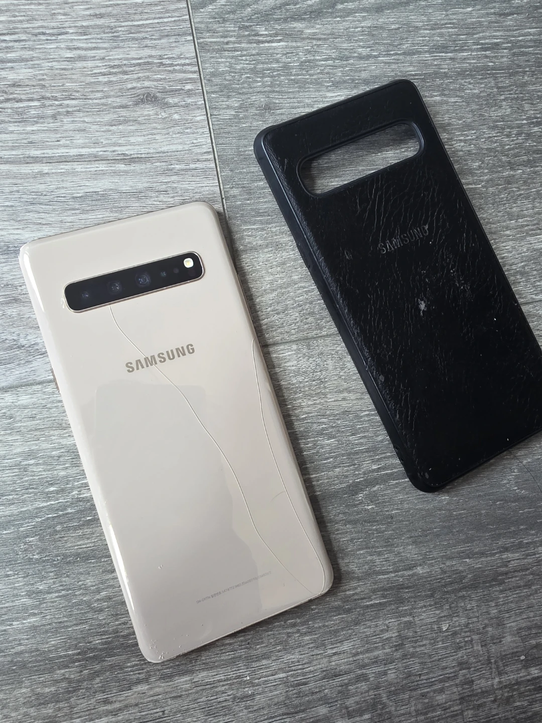 Samsung s10 5g with case under 150$ - photo 3