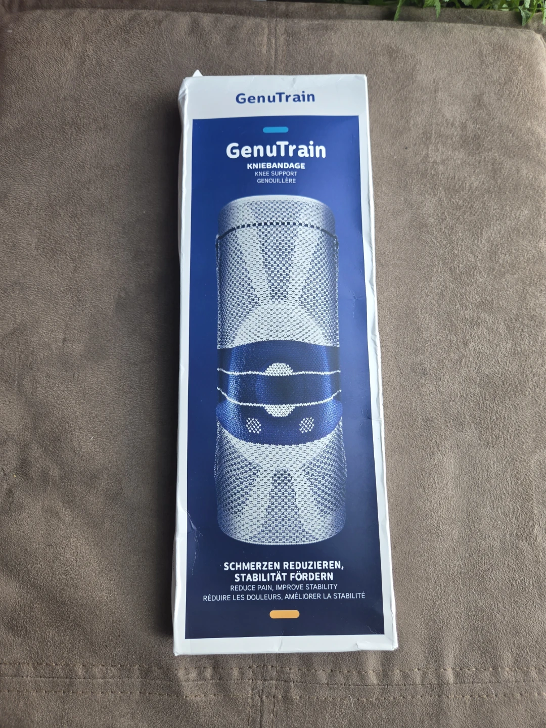 Bauerfeind GenuTrain Knee Support