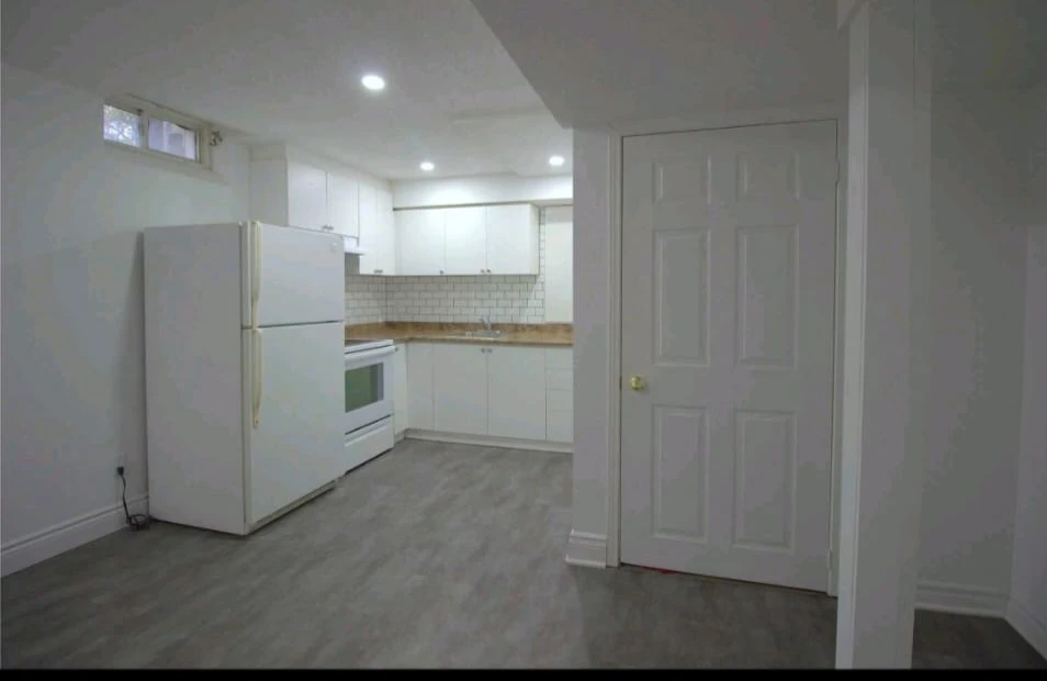 Spacious Basement for rent - photo 5