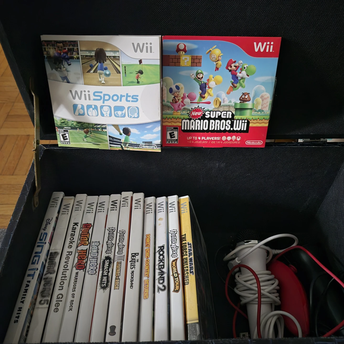 Boxed Red Nintendo Wii (Special Edition) + 14 Games - photo 4