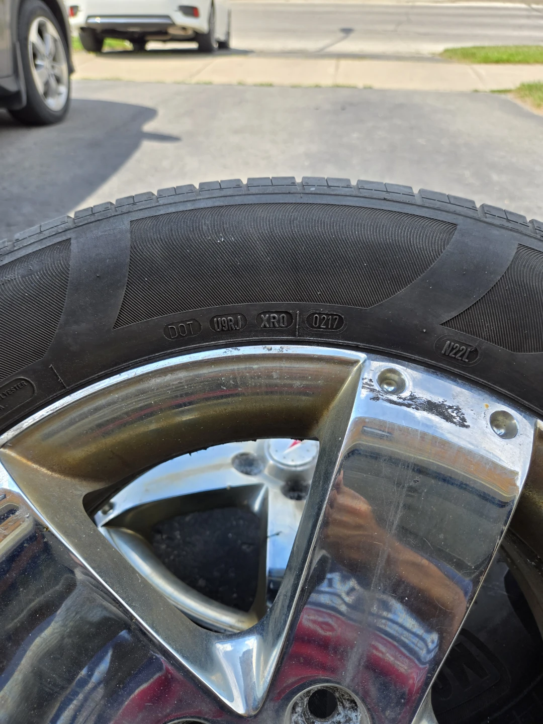 Motomaster Tires with 2 Rims - photo 3