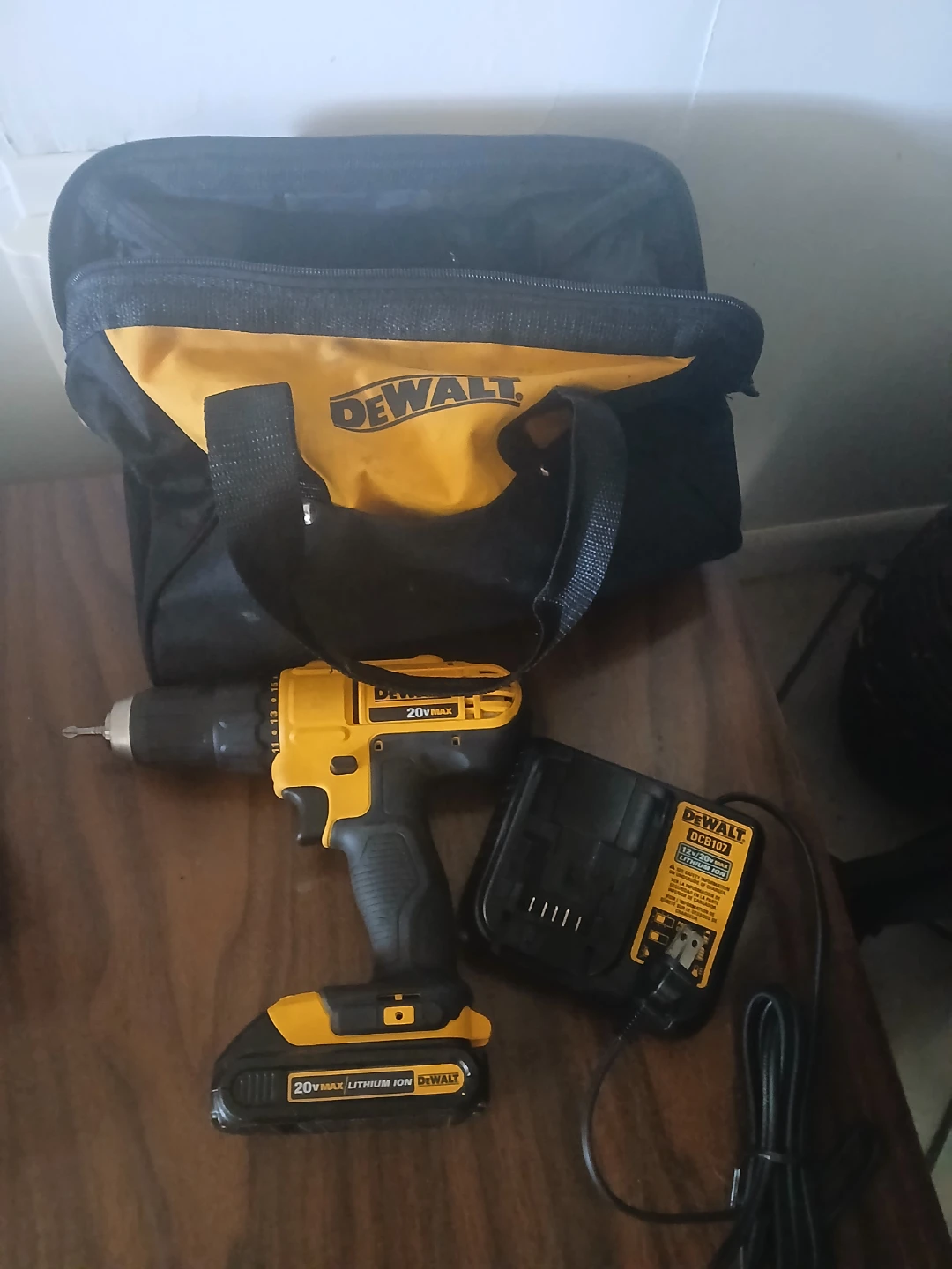 New drill set 20 volt dewalt