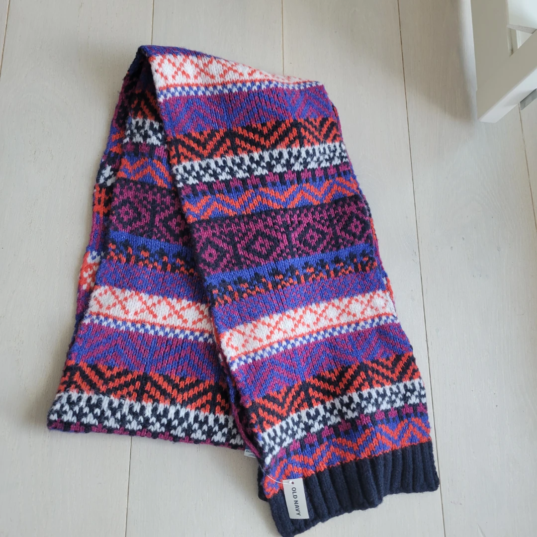 Old Navy Fair Isle Knit Scarf