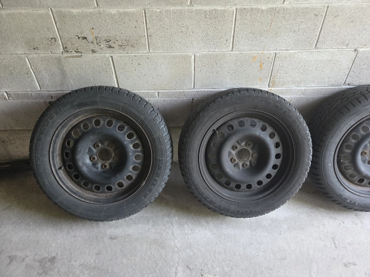 Set of 4 Winter Tires with Rims - photo 2