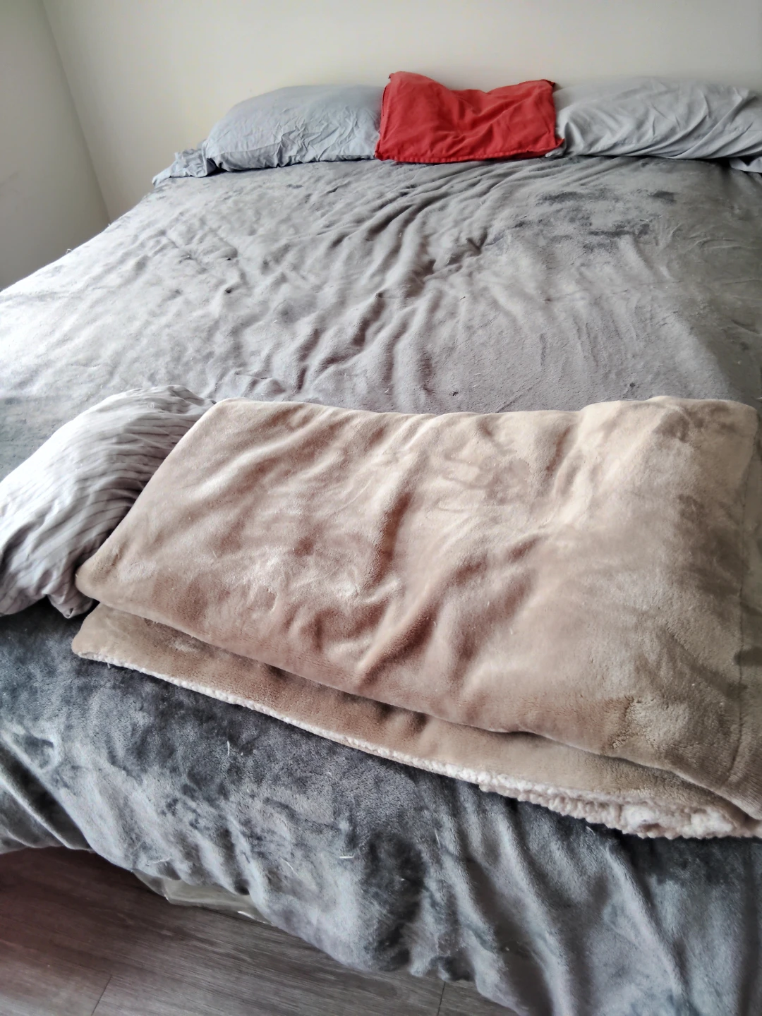 QUEEN Size New MATTRESS WITH FOLDING METAL Bed Frame!!! - photo 3