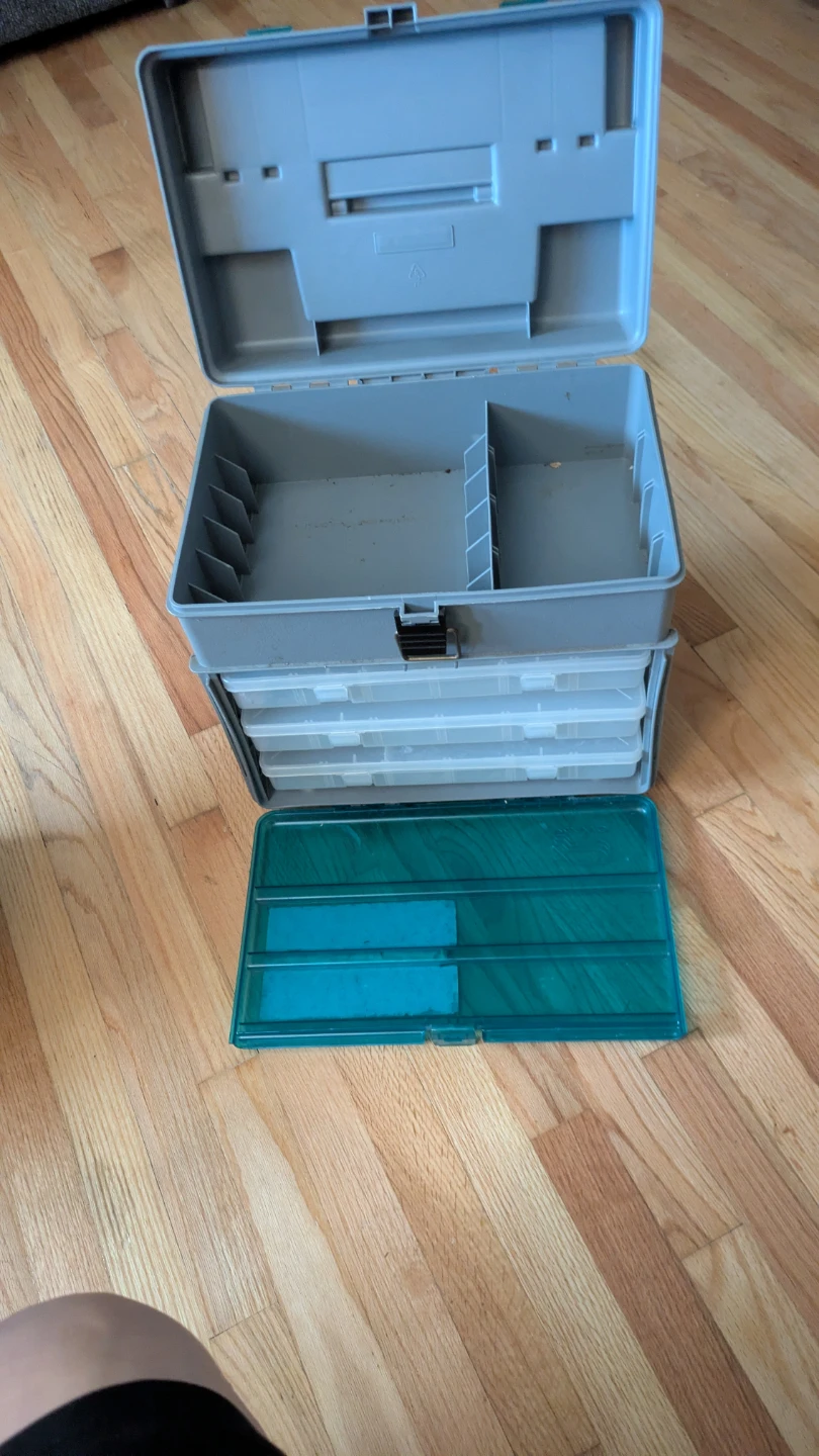 Plano 1234 Guide Series Tackle Box - photo 3
