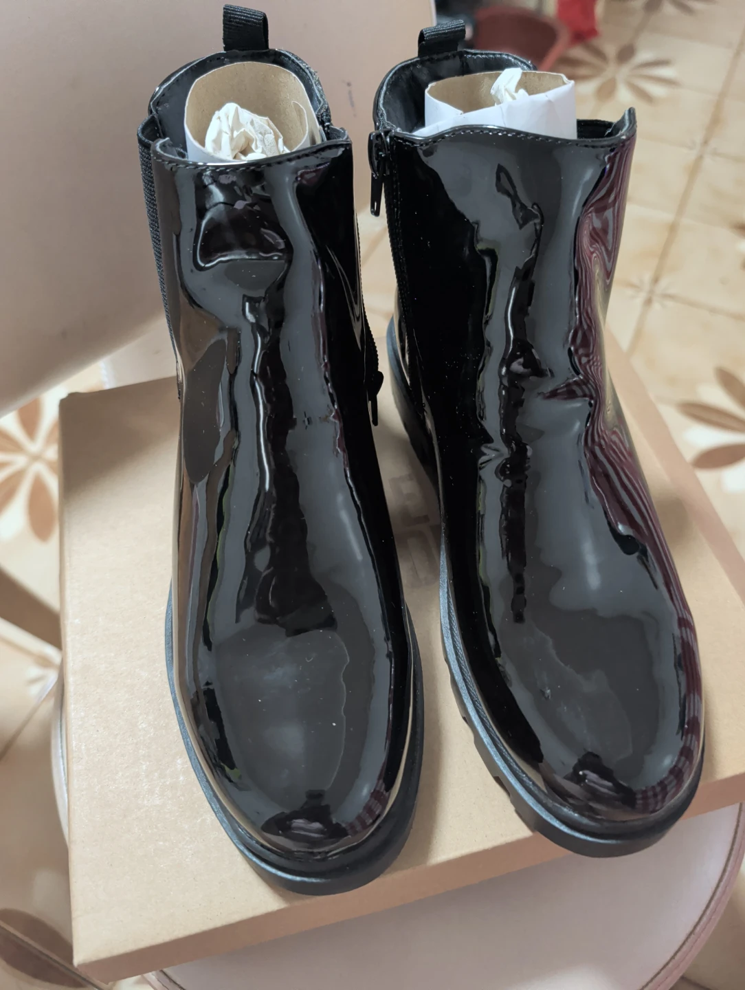 Steve Madden Black Patent Boots Size 5