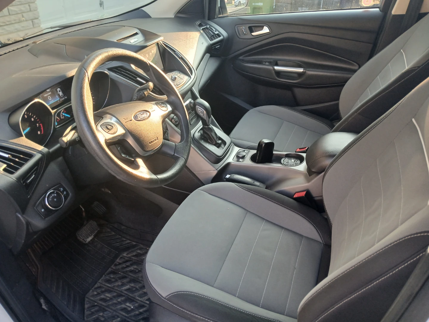 White Ford Escape 2014 Eco boost.  SE AWD. - photo 3