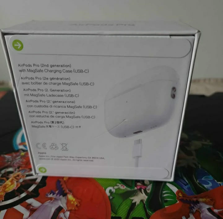 Apple AirPods Pro (2nd Gen) with MagSafe Charging Case - photo 4