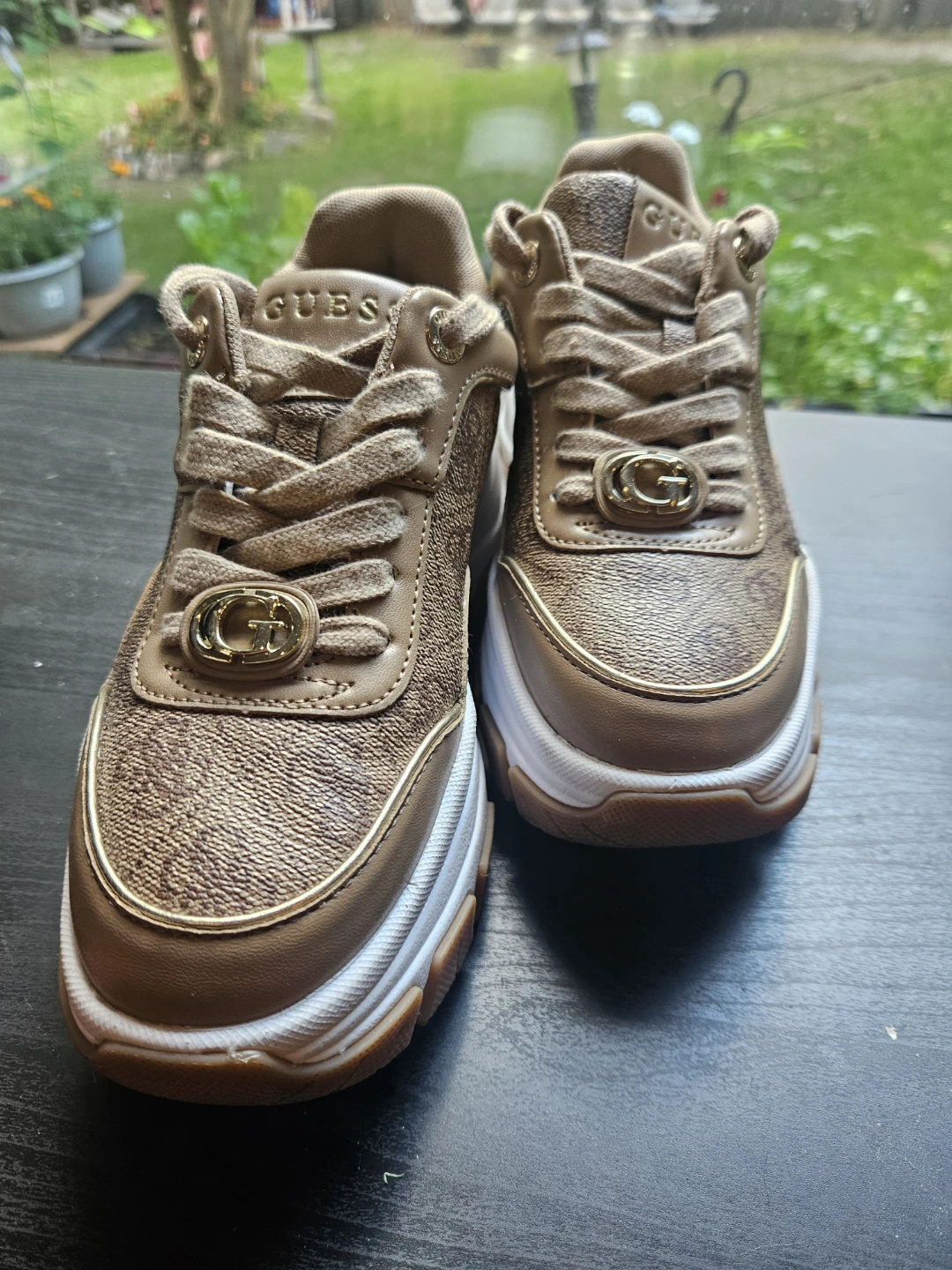 GUESS Women's Sneakers - Tan/Gold