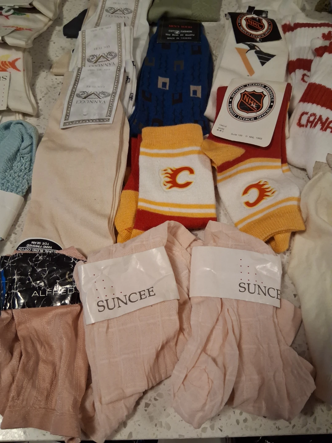 40 pairs of socks, panty hose and more - photo 3