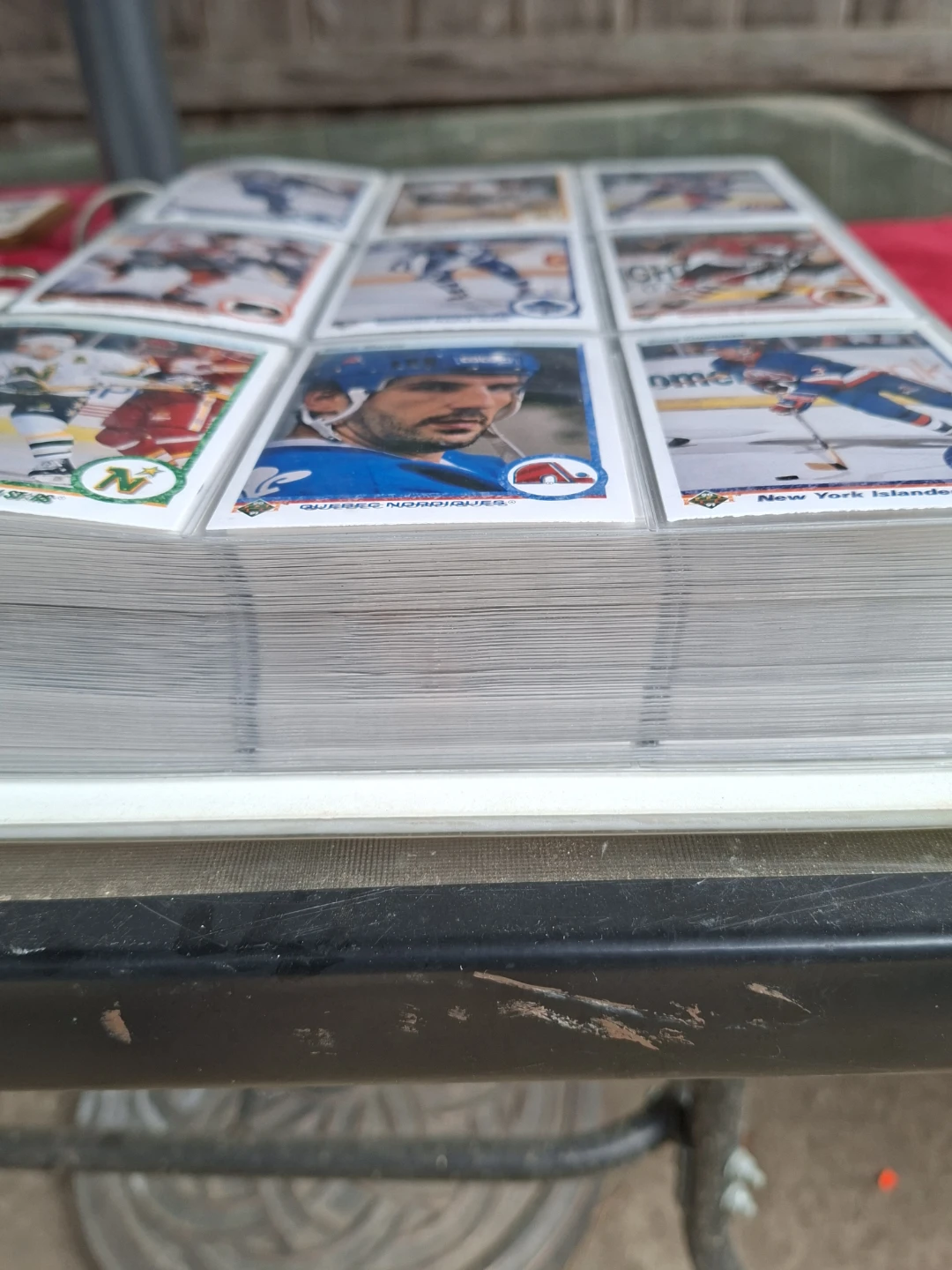 Complete set collection of hockey cards in number order