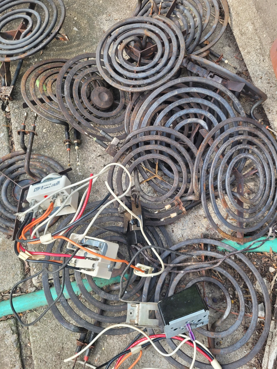 Electric Stove Burner Elements and Controls