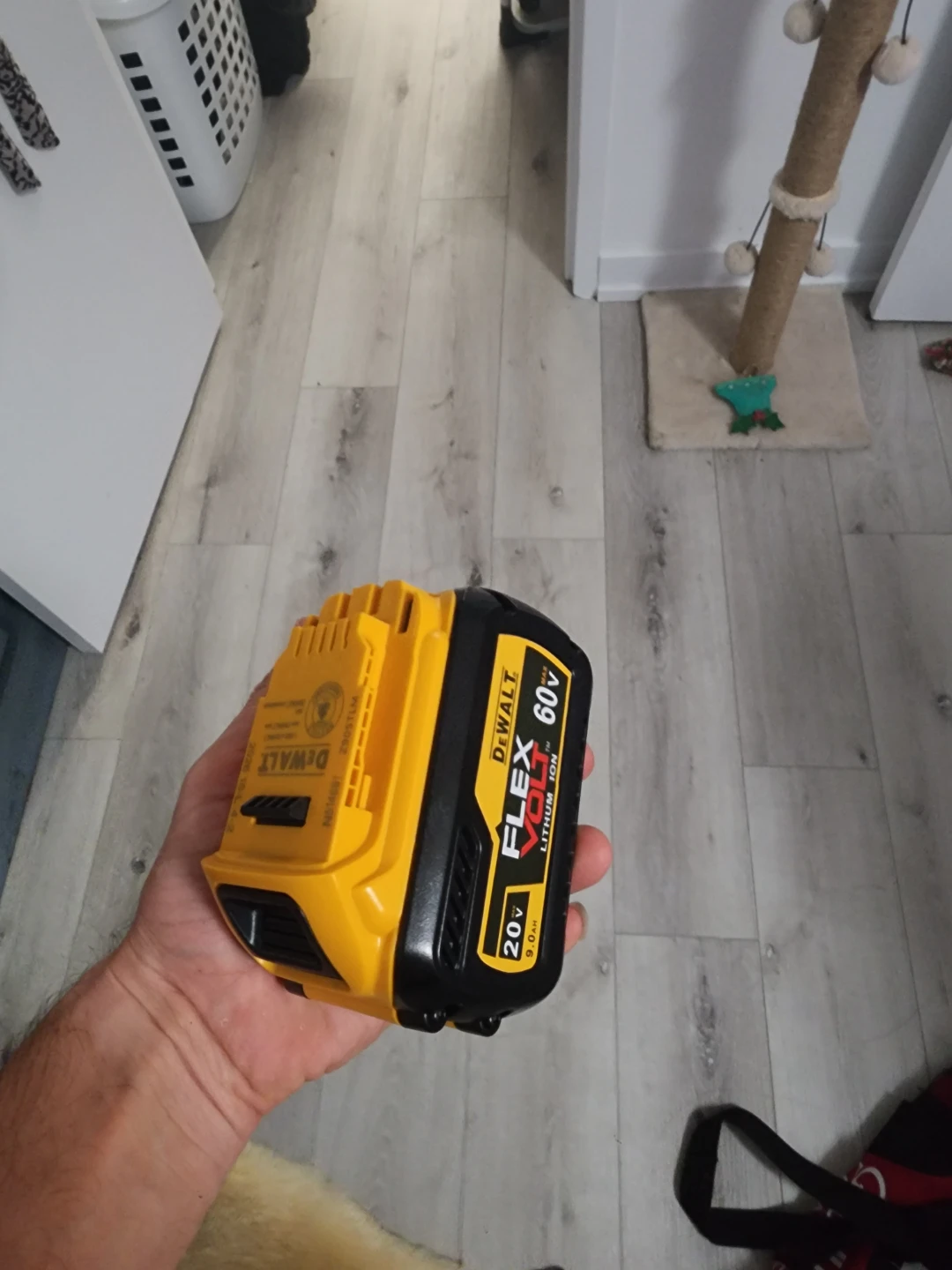 DeWalt FLEXVOLT 60V MAX 9.0Ah Lithium Ion Battery - photo 2