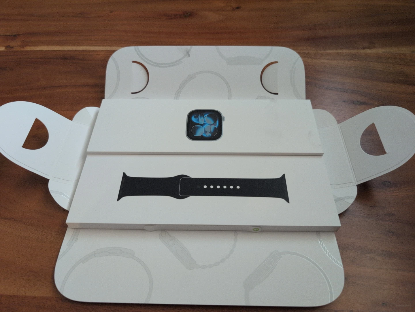 Apple Watch Series 11--- size S/M (SEALED) - photo 2