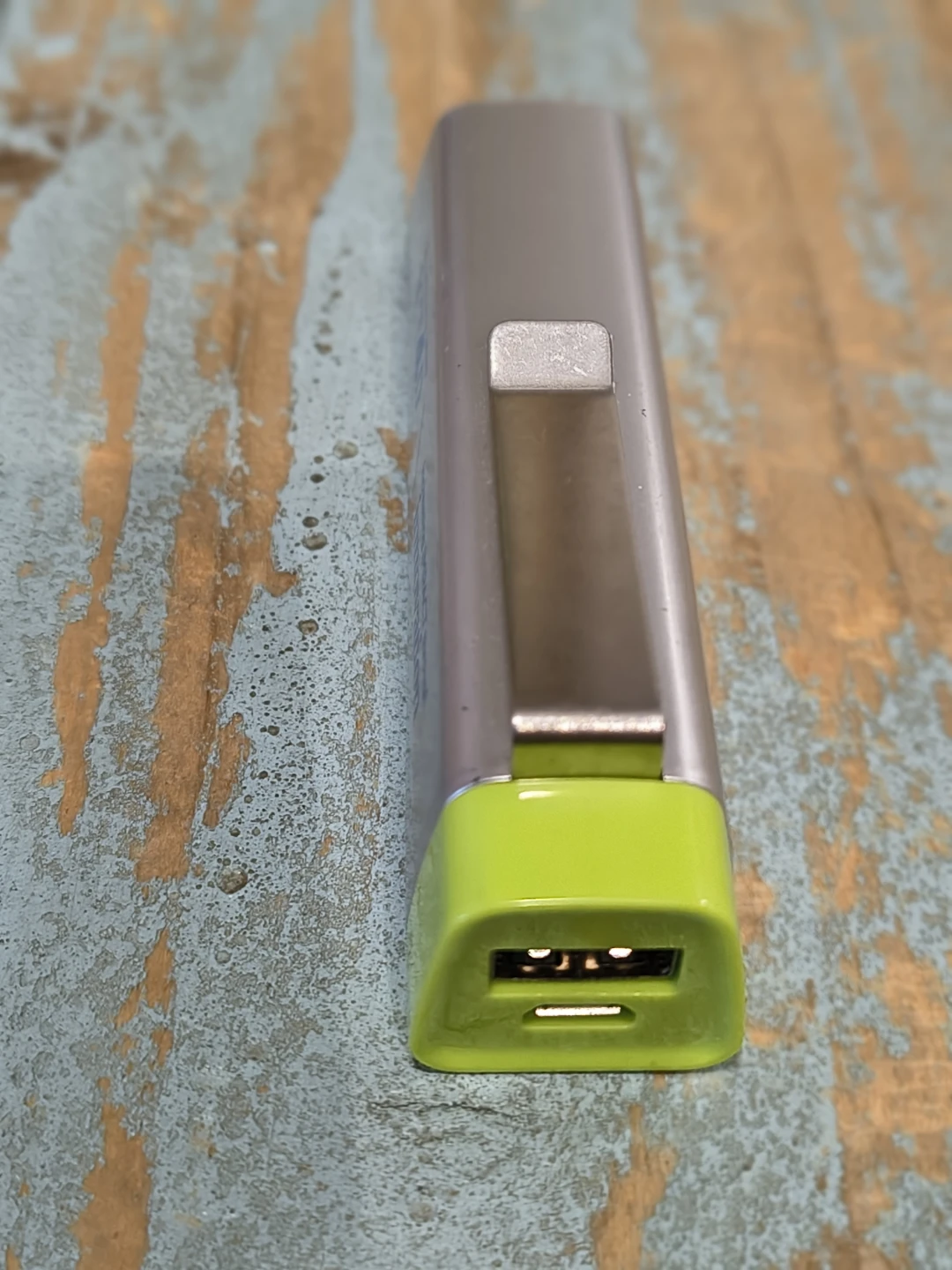 2200mAh Portable Power Bank - photo 3