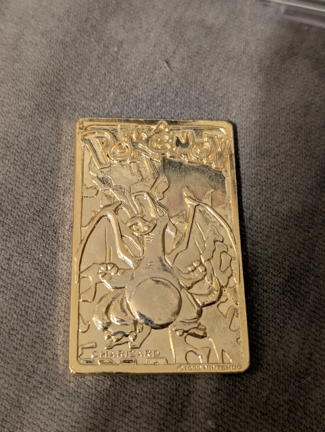 1999 Pokémon 23K Gold-Plated Card Charizard with COA & Pokéball - photo 2