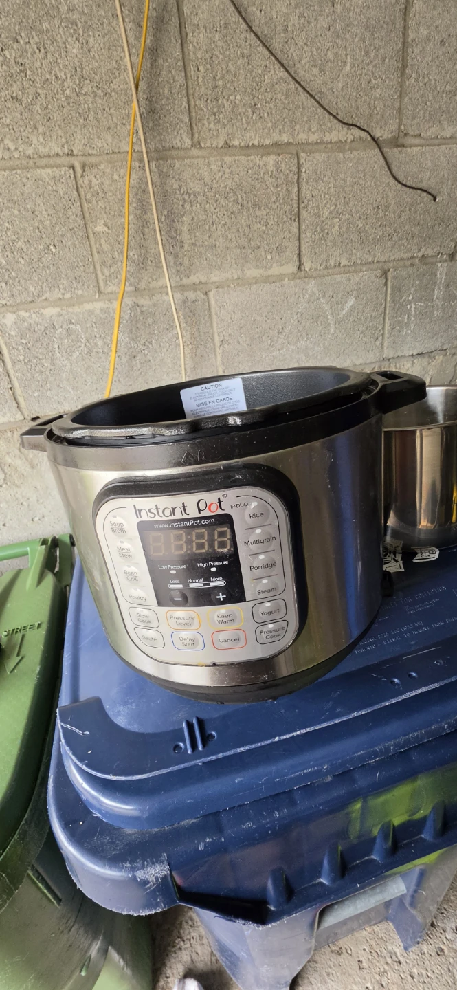 Instant Pot Duo 6-in-1 Electric Pressure Cooker