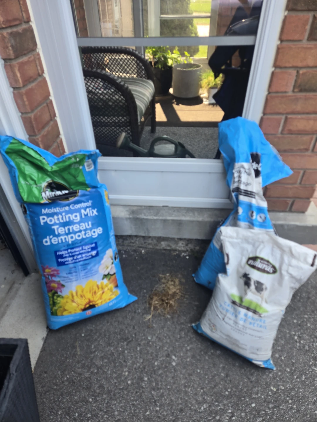 FREE - Miracle-Gro Potting Mix & Nature's Best Cattle Manure