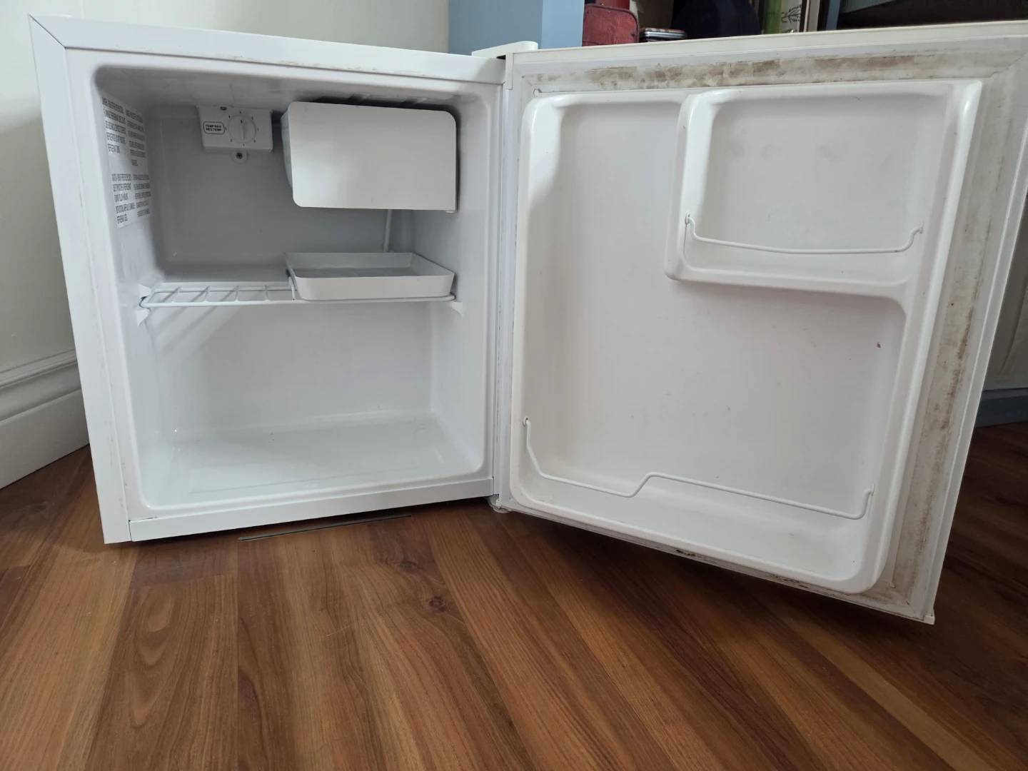 Master Chef Mini Fridge - photo 3
