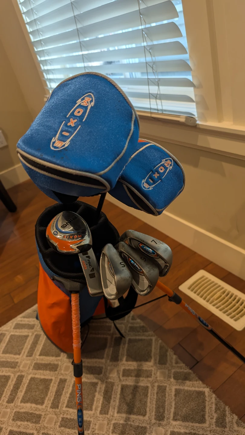 Junior sized Ping golf clubs - left handed - photo 3