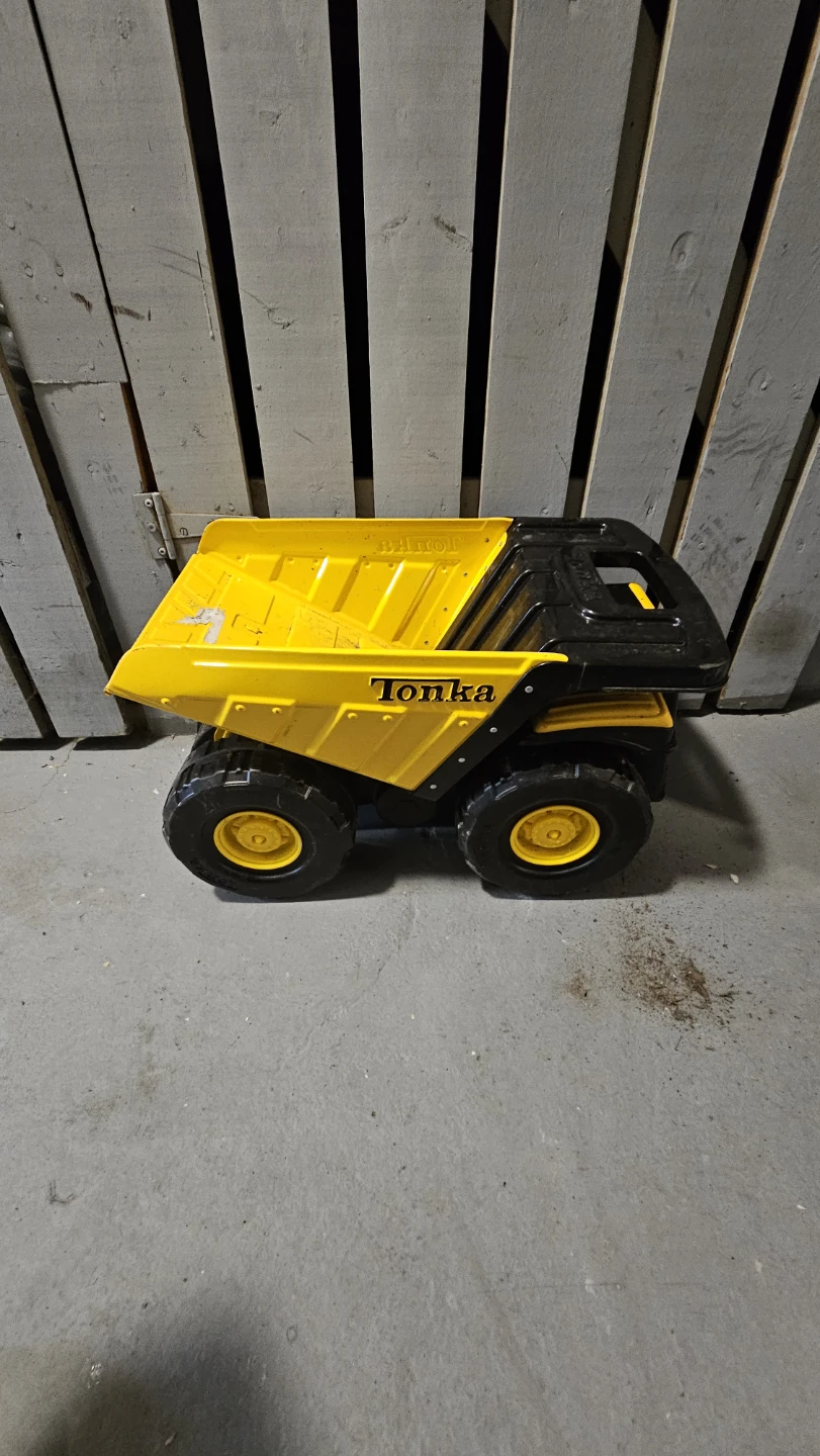 Tonka Dump Truck Toy Like New