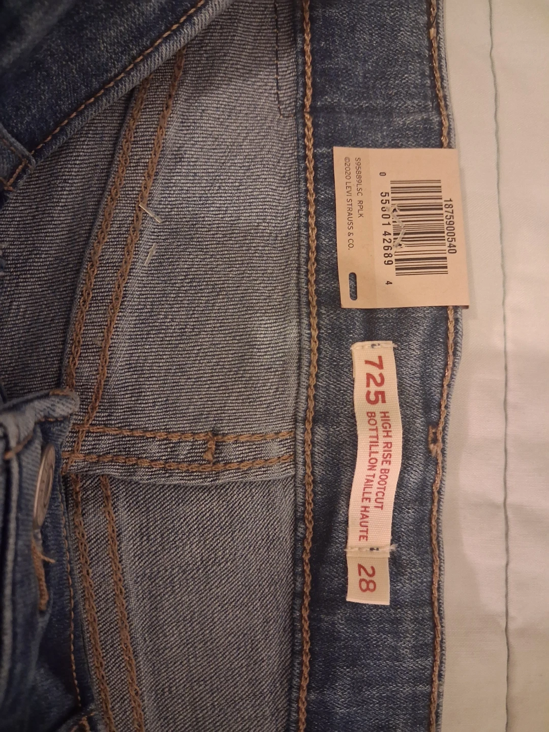 Levi's Women's 725 High Rise Bootcut Jeans Size 28 - photo 4