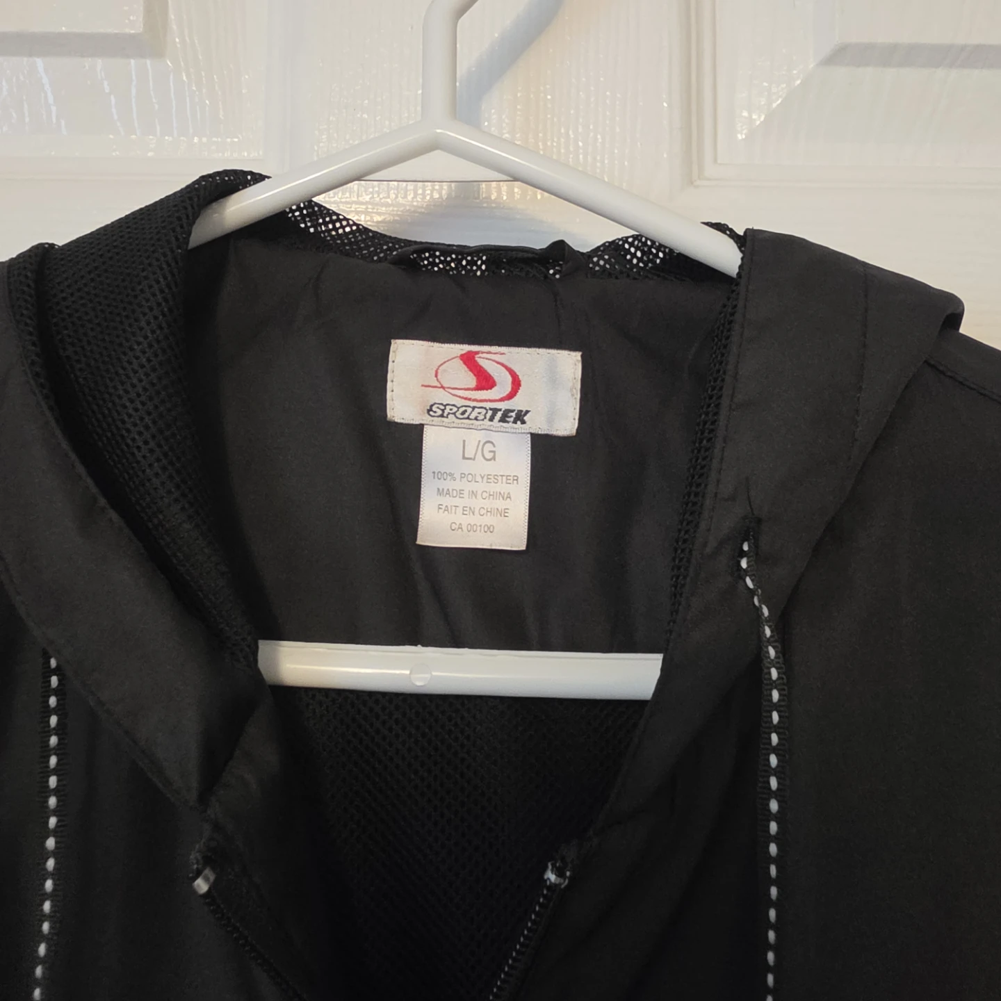 Sportek Black Hooded Windbreaker Jacket L/G - photo 4