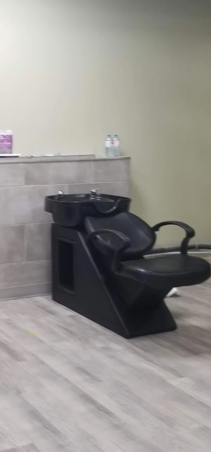 Black reclining Shampoo Chair with Sink