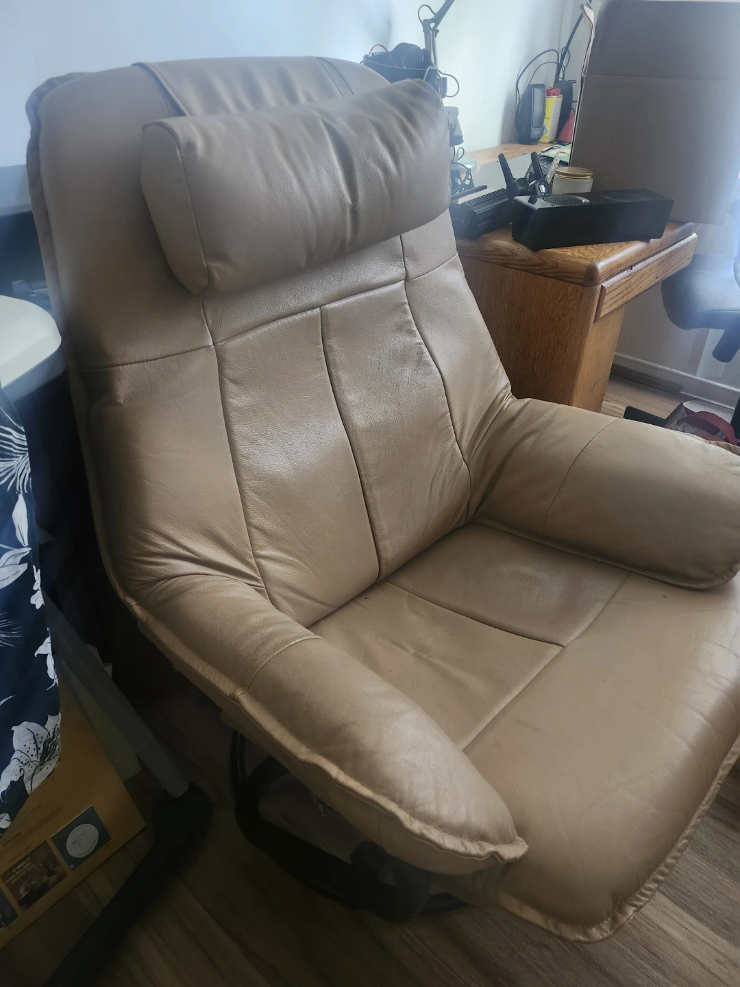 Tan Leather Recliner Chair - photo 3