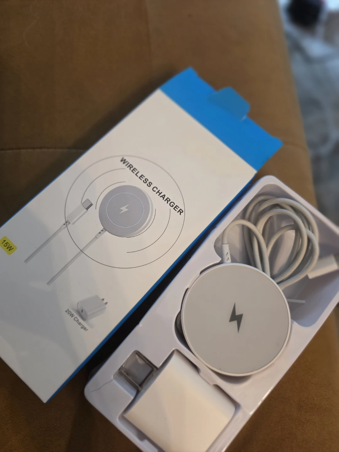 20W Wireless Charger with Cable and Plug Apple MFi Certified - photo 2