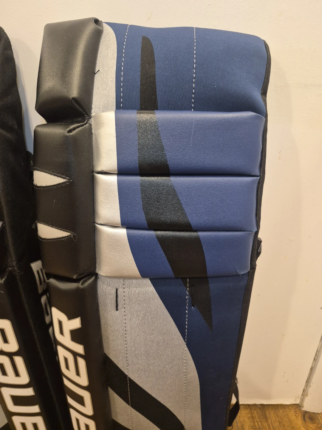 Bauer Goalie Leg Pads 27" - photo 2