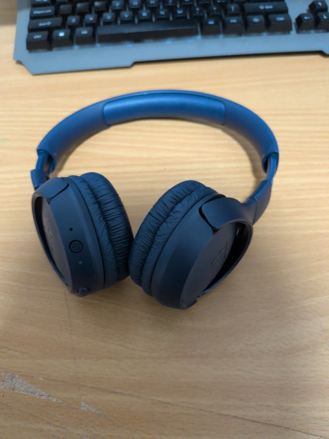 Blue JBL Wireless On-Ear Headphones - photo 2