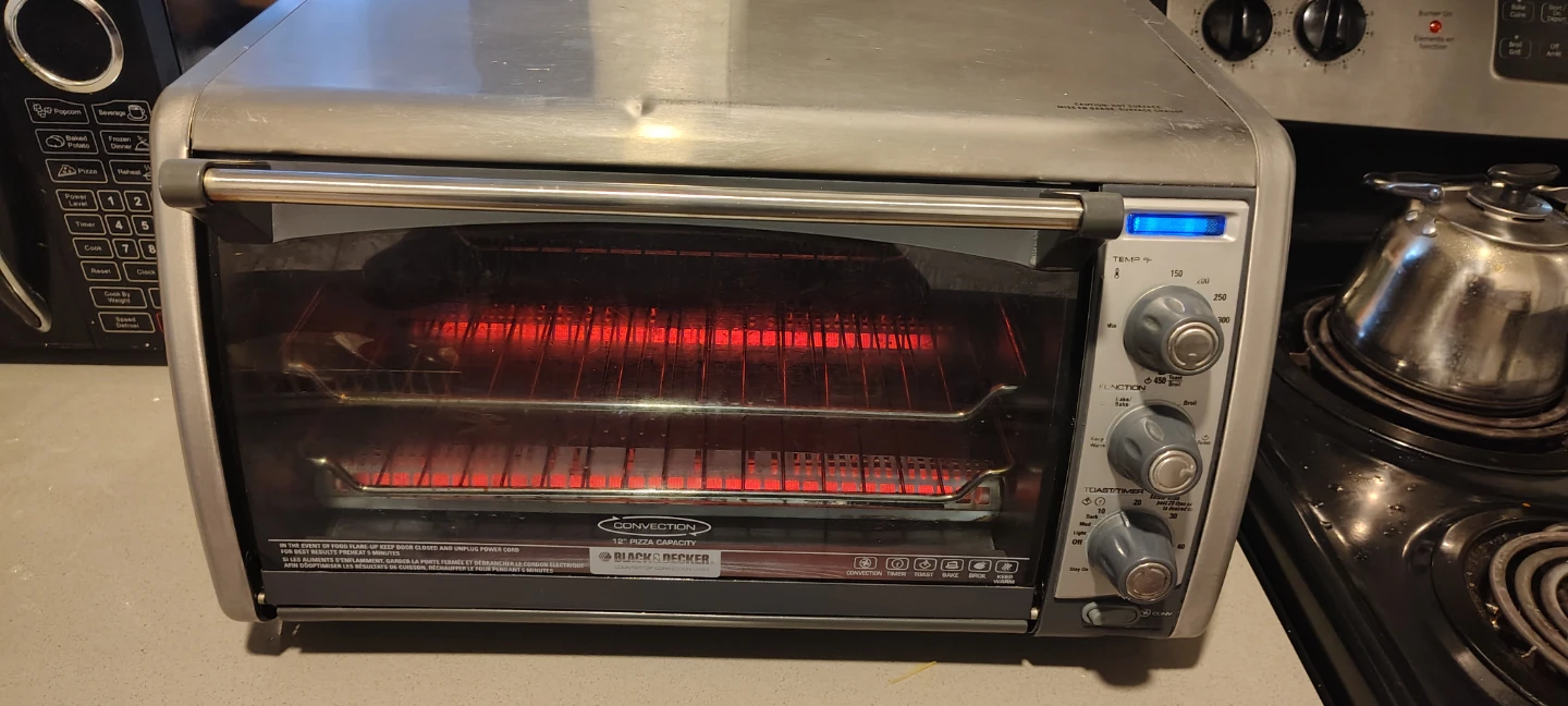 Black+Decker Convection Toaster Oven - photo 3