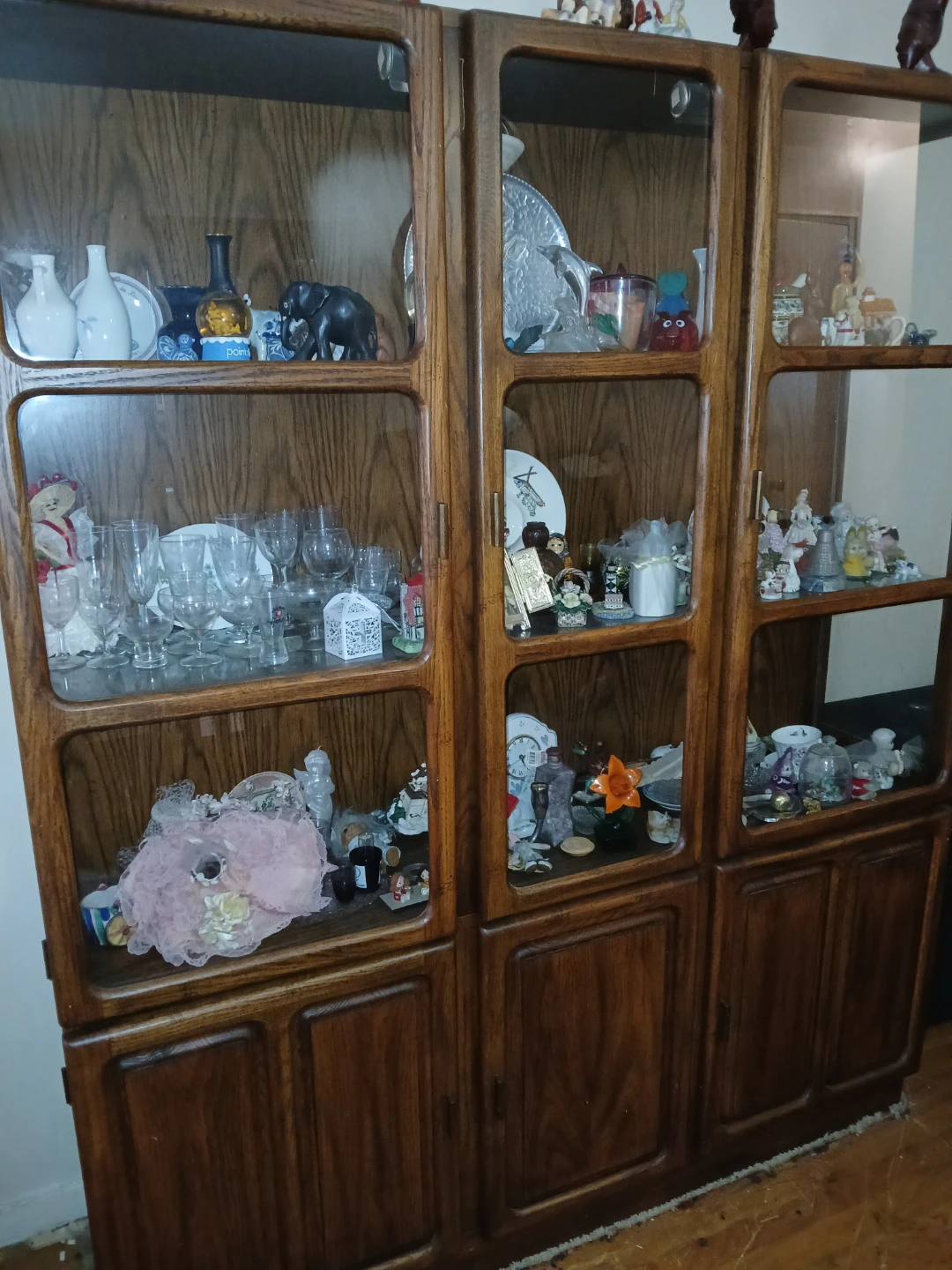 1970's solid wood Retro China cabinet