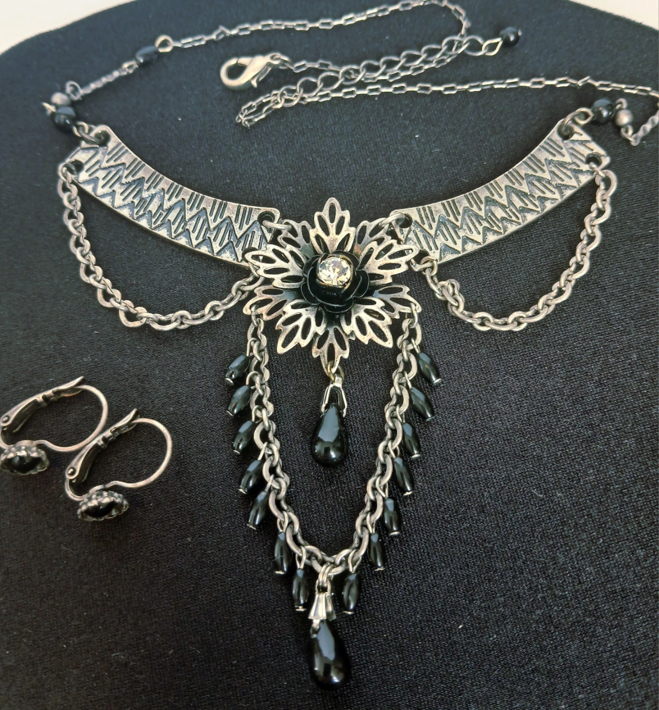 Gothic Flower Choker Necklace and Earring Set - photo 3