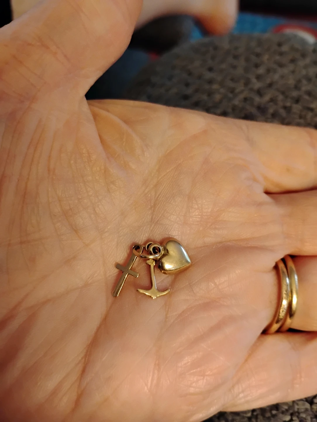 Vintage 10k Gold Faith Hope and Charity Charm - photo 2