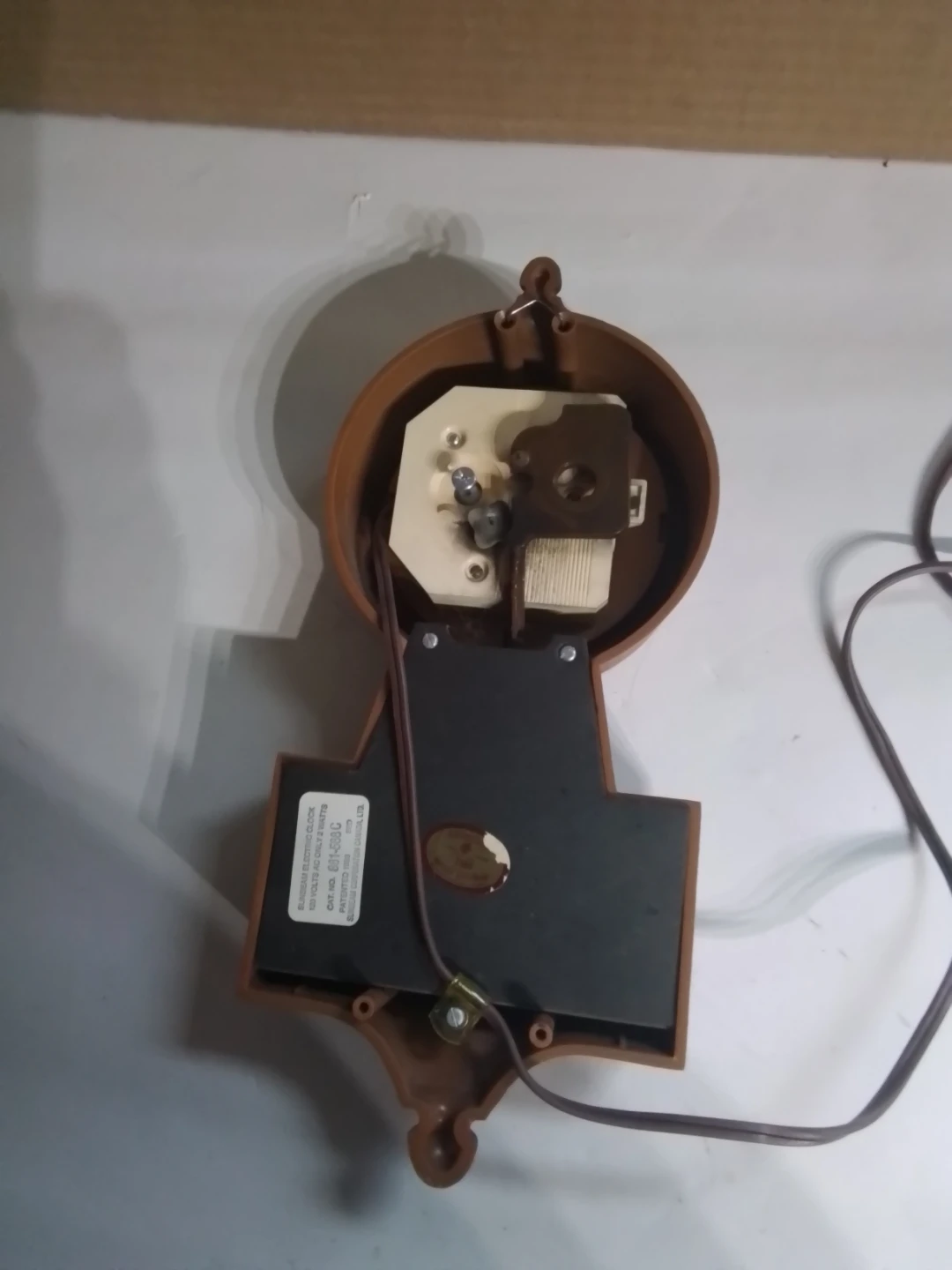 Sunbeam Electric Clock with Pendulum - photo 4