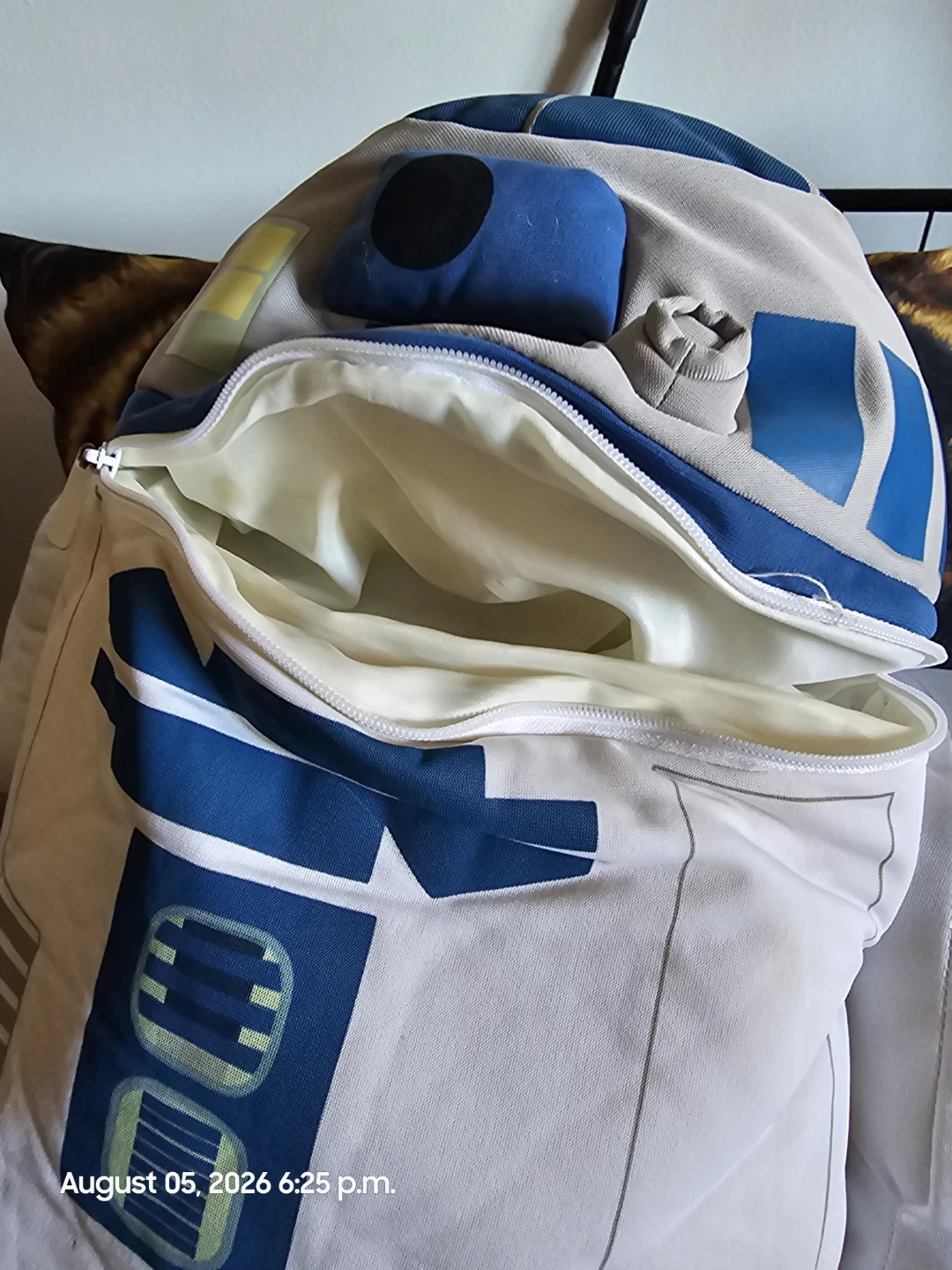 Star Wars R2-D2 Plush Backpack - photo 3