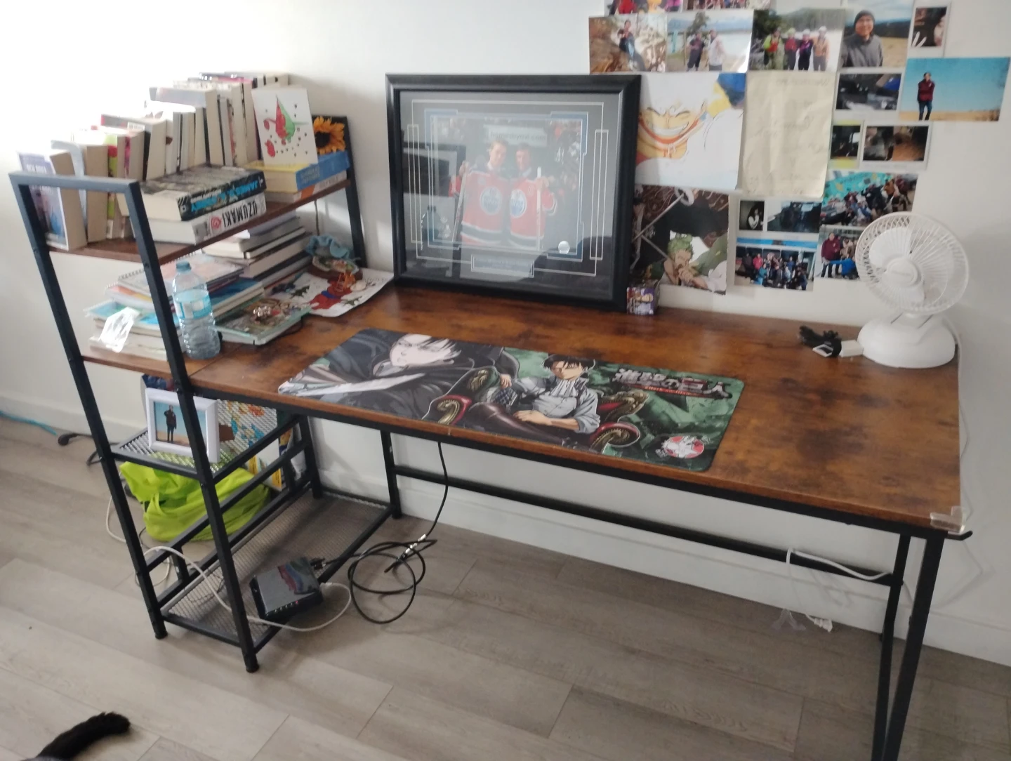 Wooden/metal desk