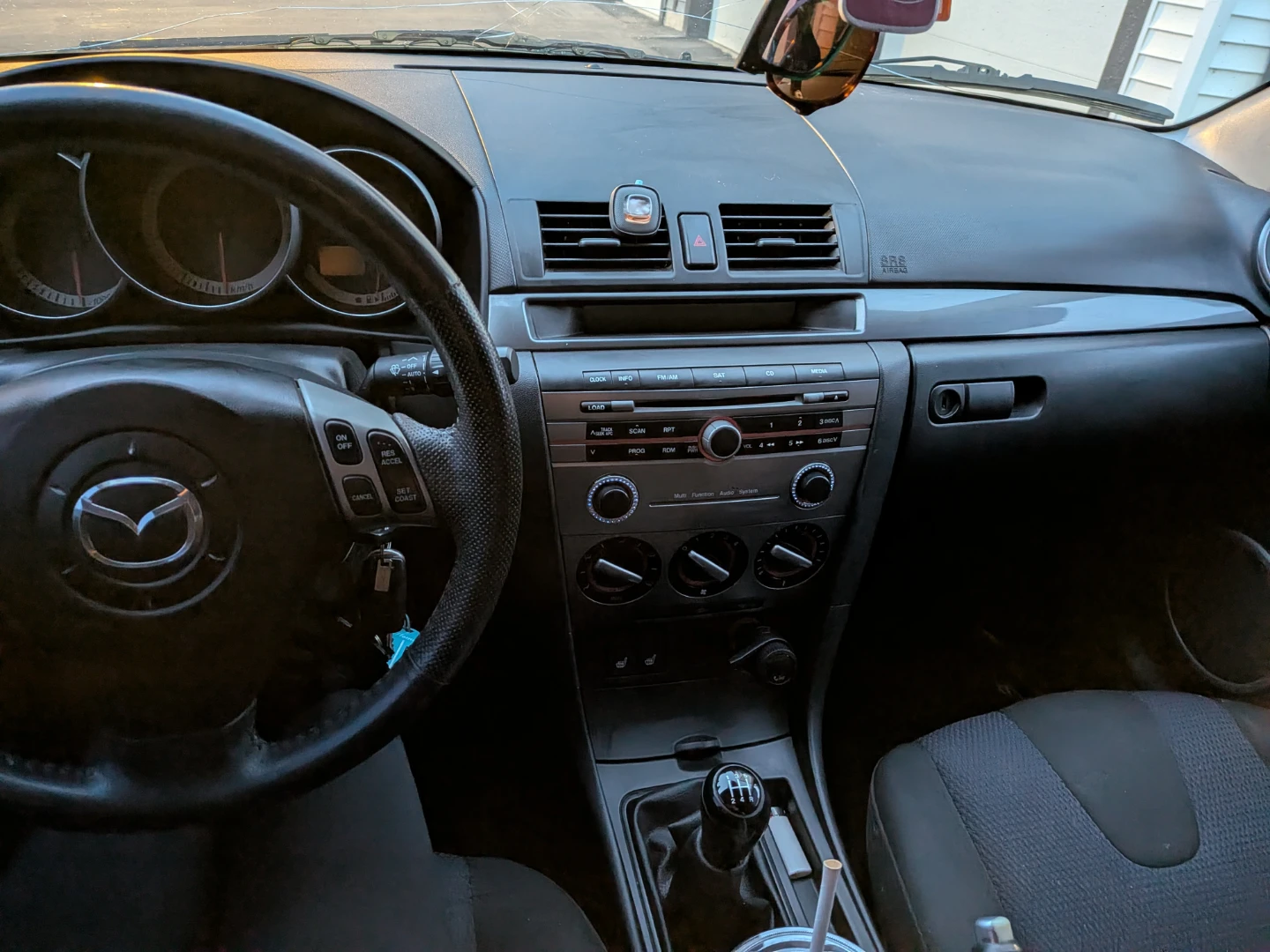 Mazda 3 Sedan - photo 3